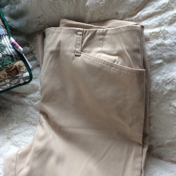 Esprit NWOT Juniors Stretch Tan Pants. - Picture 8 of 8